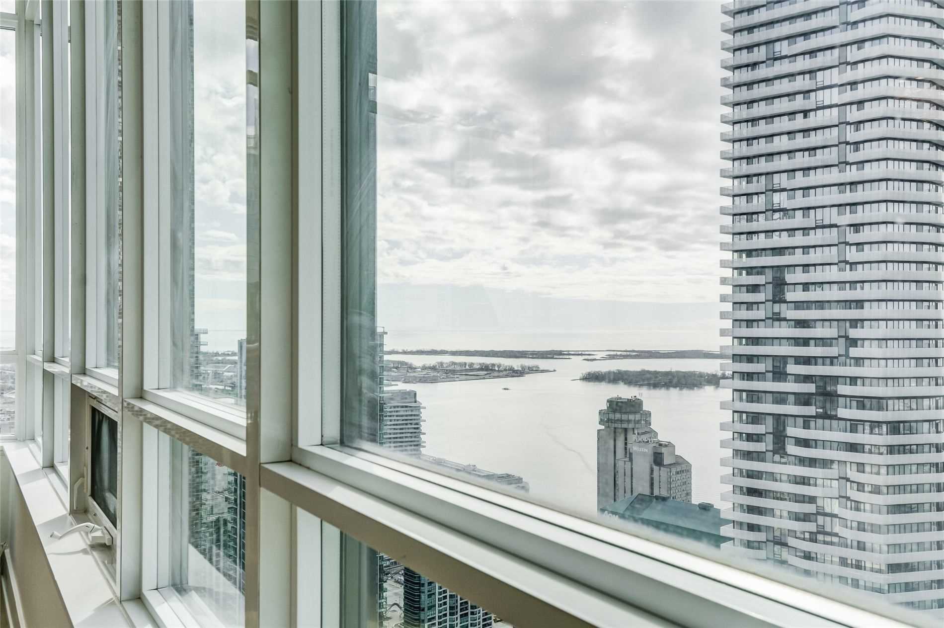 65 Bremner Boulevard, #5104