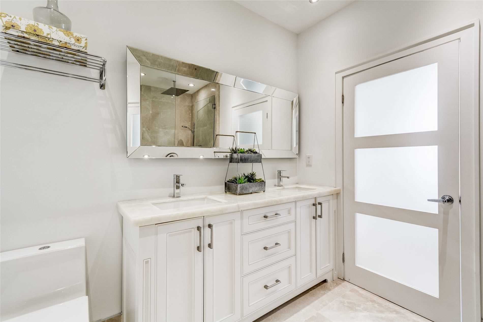 65 Bremner Boulevard, #5104