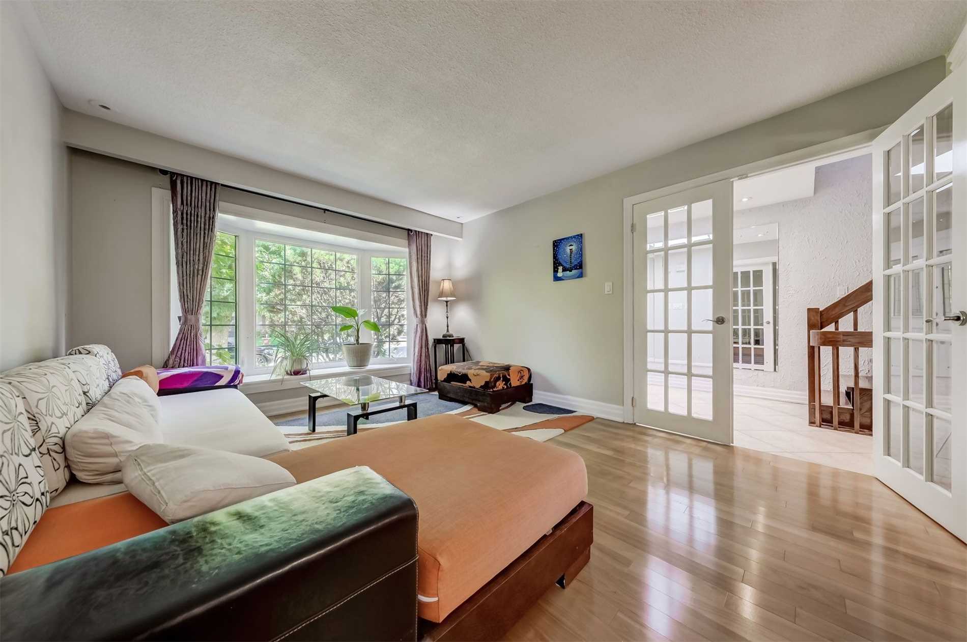 42 Angus Dr