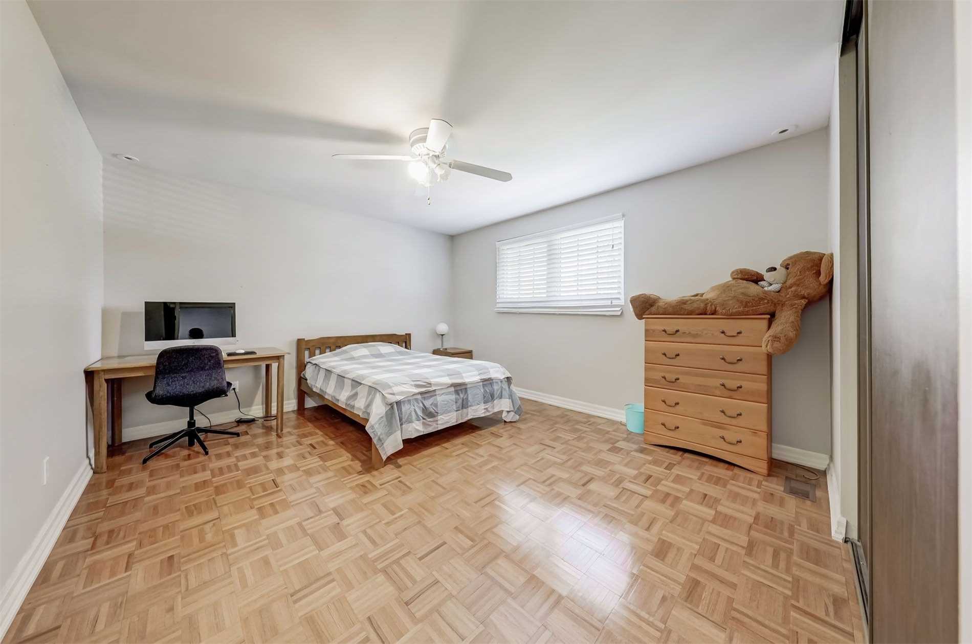 42 Angus Dr