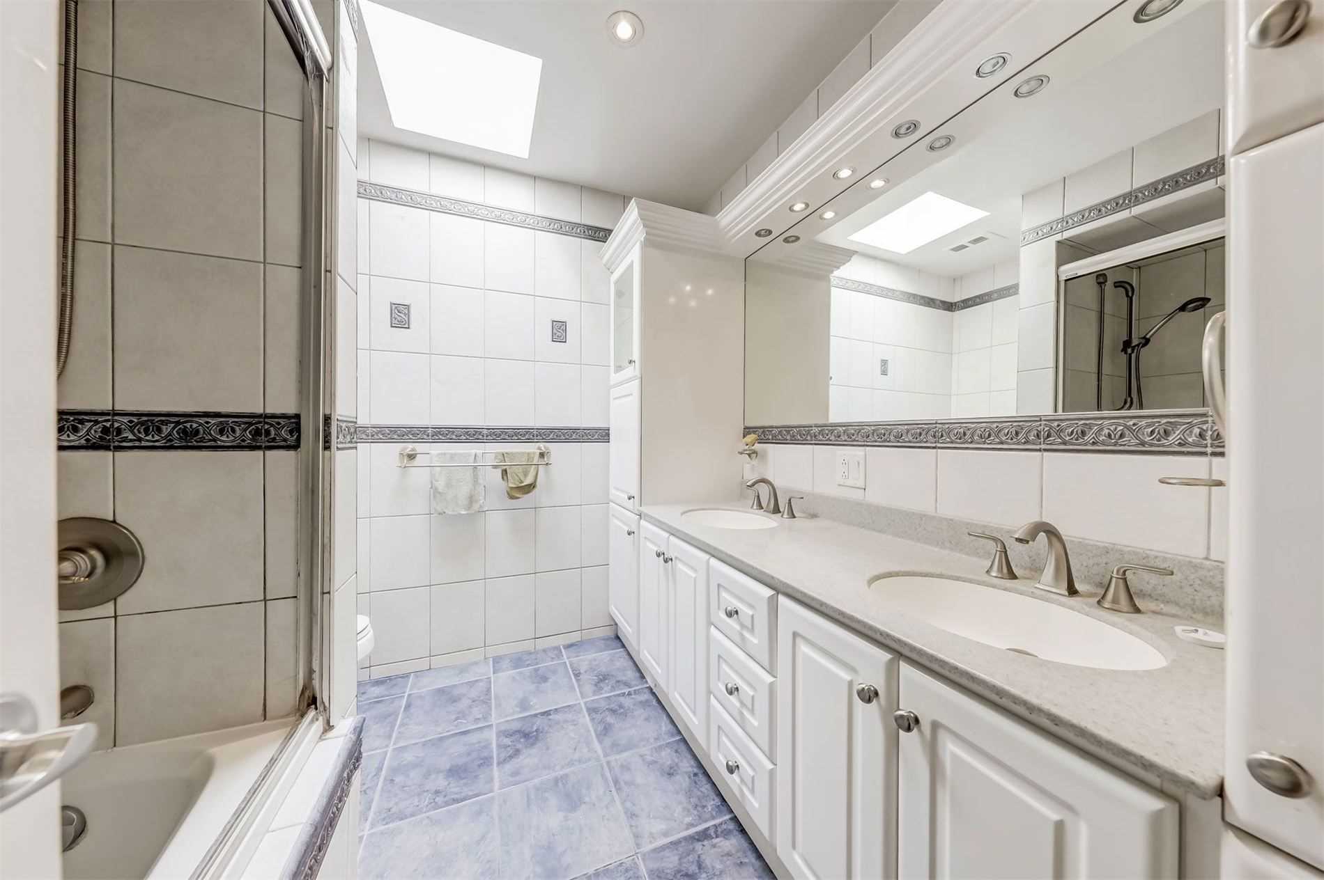 42 Angus Dr