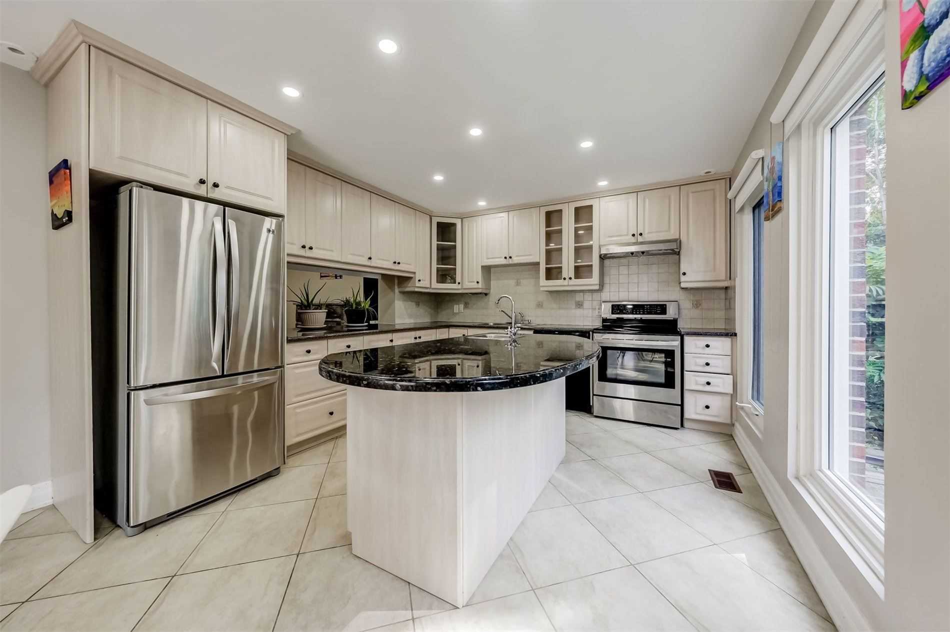 42 Angus Dr