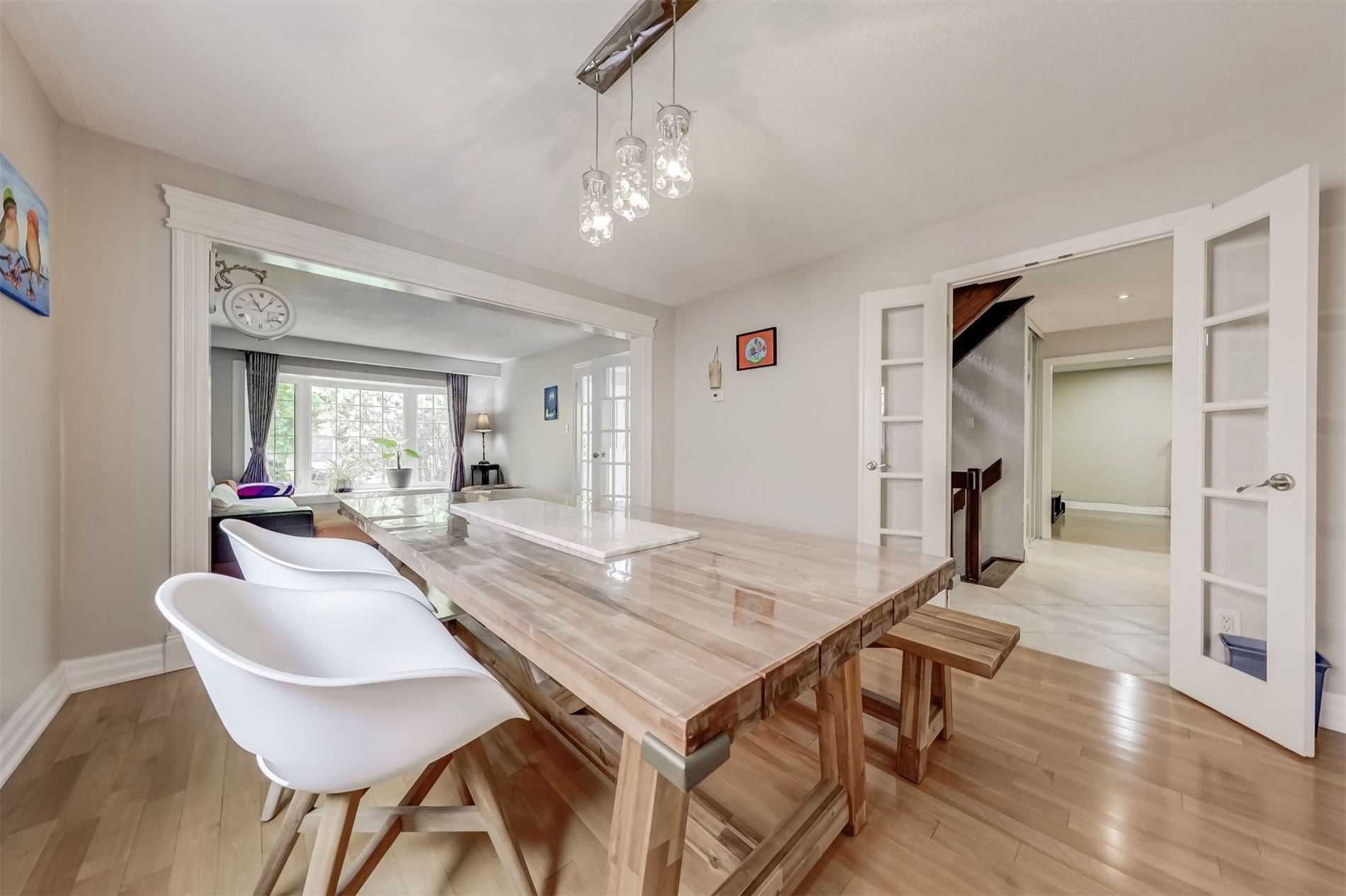 42 Angus Dr
