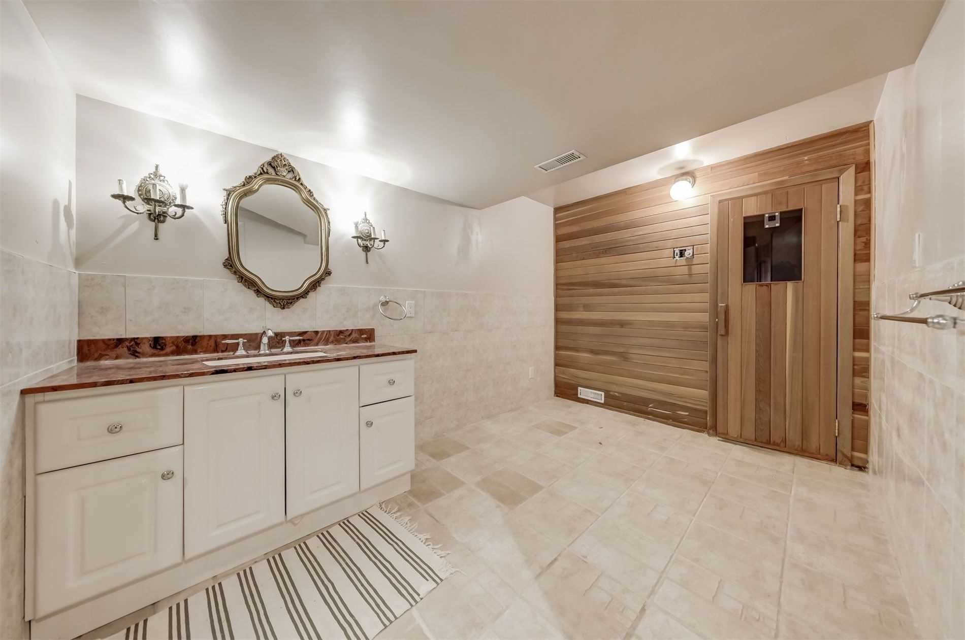 42 Angus Dr