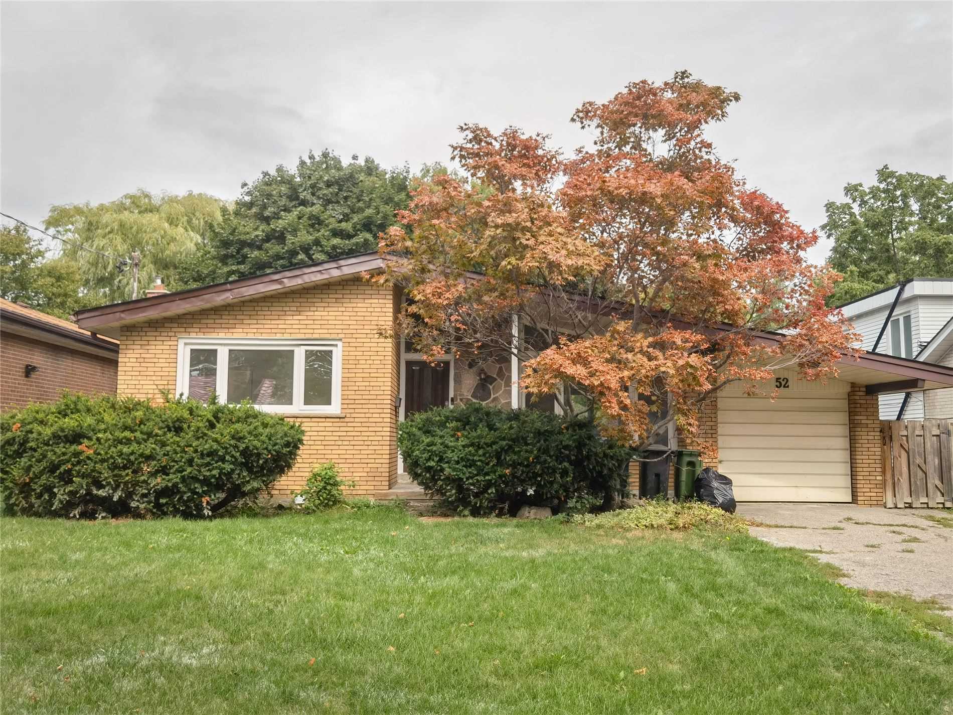 52 Dukinfield Crescent