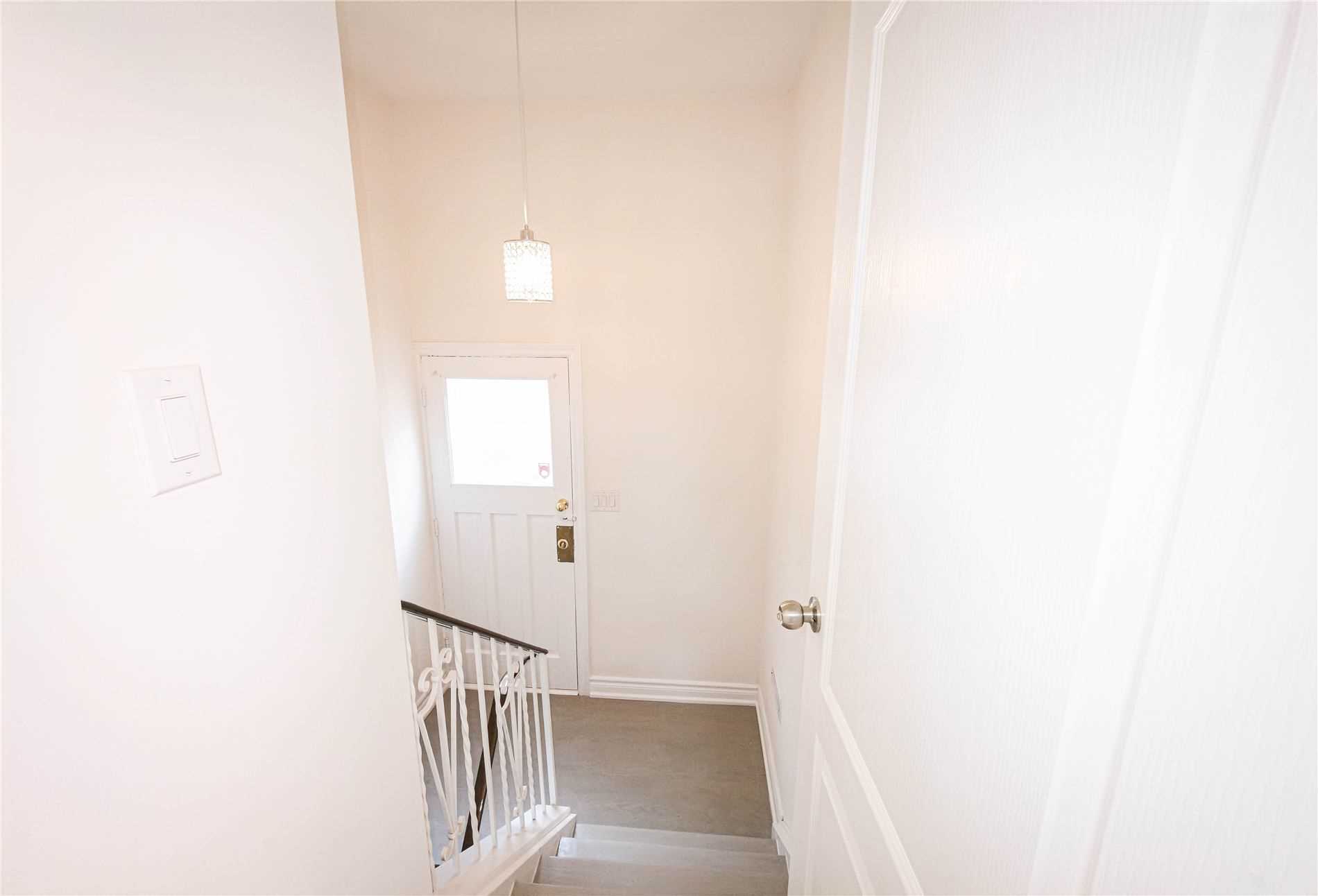 52 Dukinfield Crescent