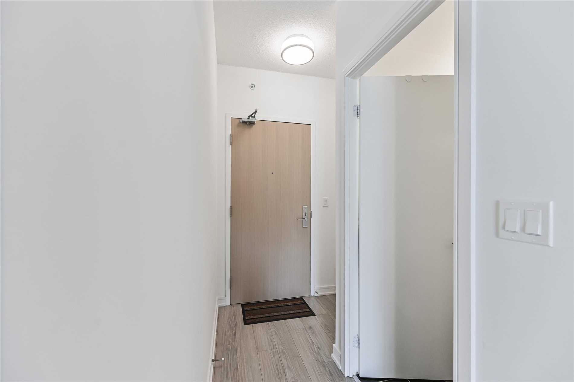 621 Sheppard Avenue E, #318
