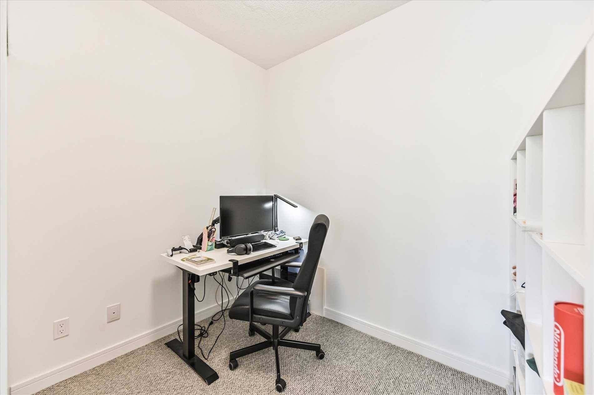 621 Sheppard Avenue E, #318