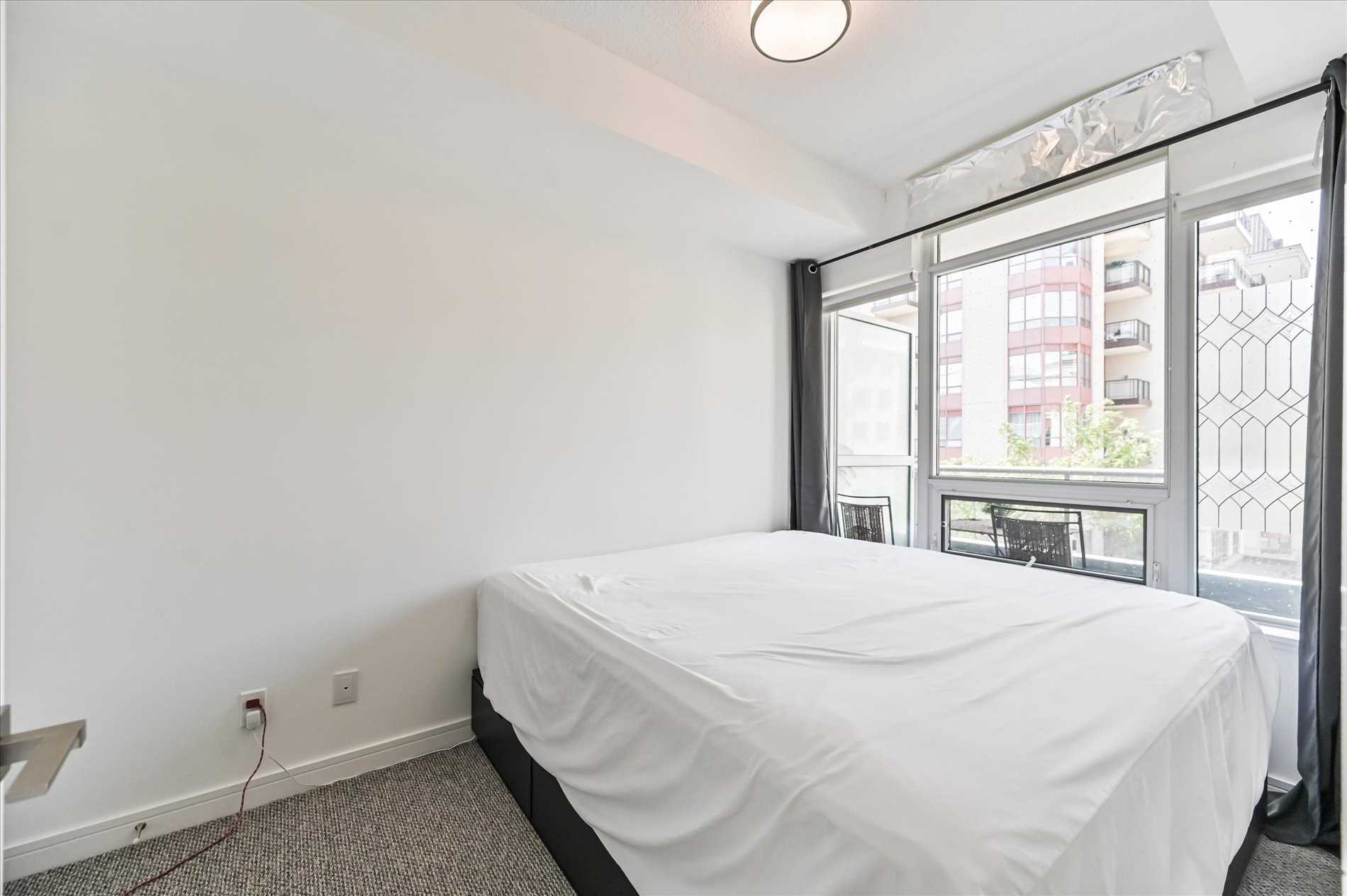 621 Sheppard Avenue E, #318