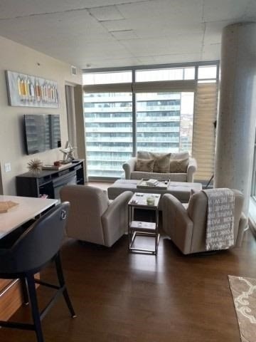 375 King Street W, #3107