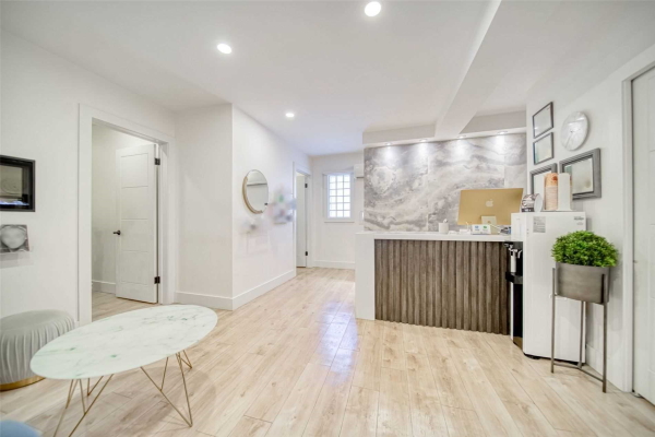 5195B Yonge St, Toronto
