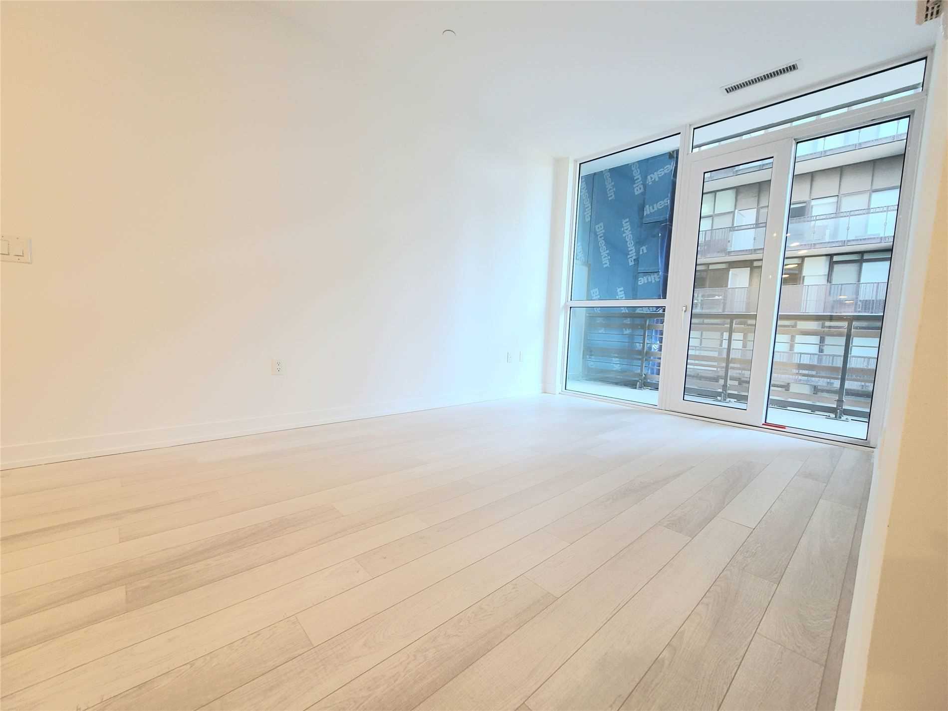 39 Roehampton Ave, ##410