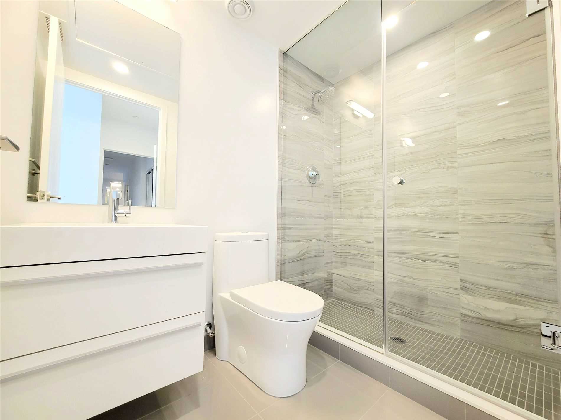 39 Roehampton Ave, ##410