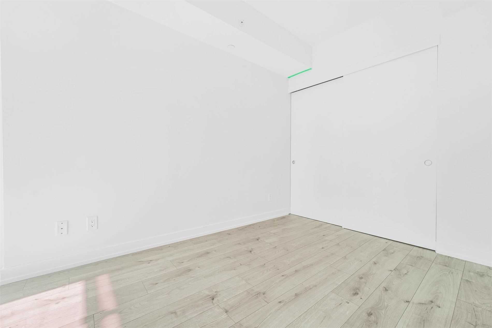 161 Roehampton Avenue, #515