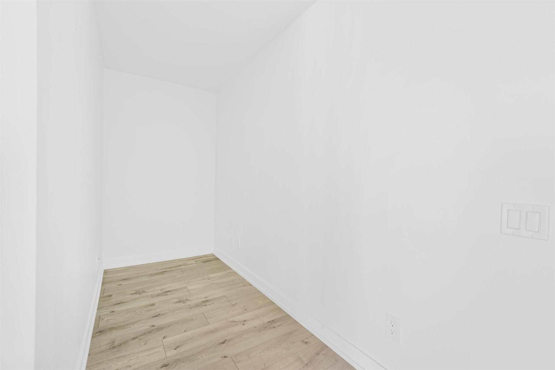 161 Roehampton Avenue, #515