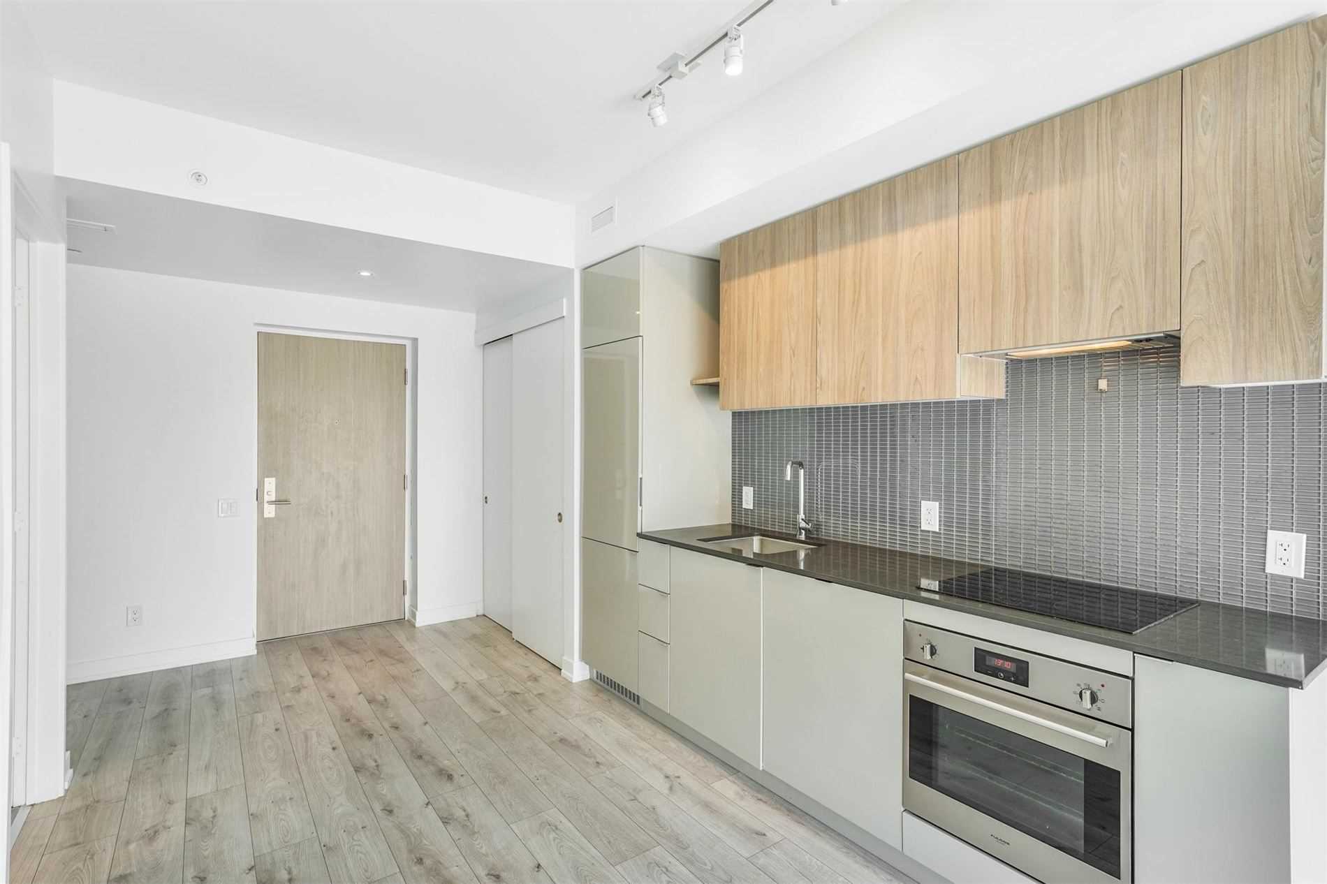 161 Roehampton Avenue, #515