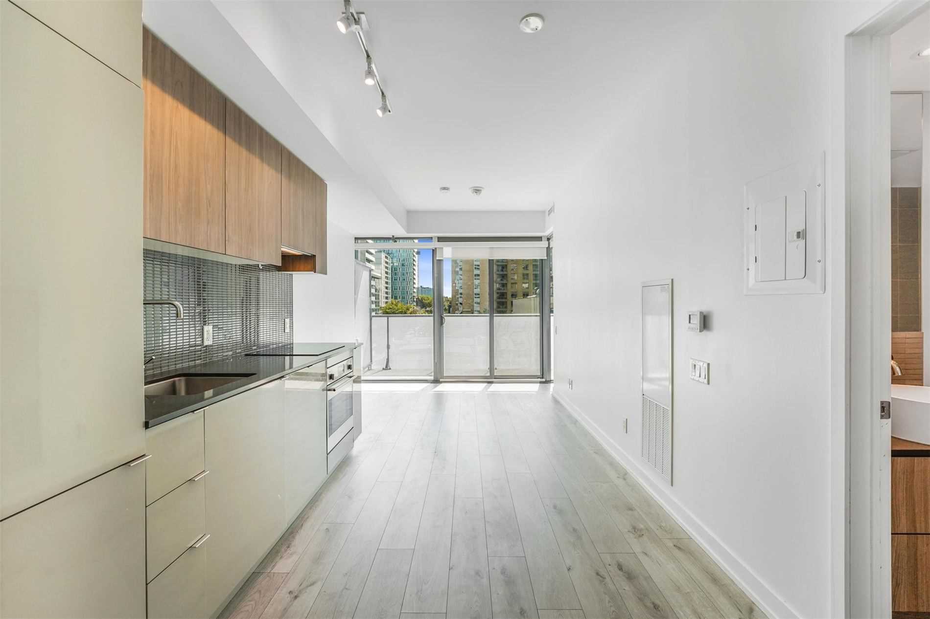 161 Roehampton Avenue, #515