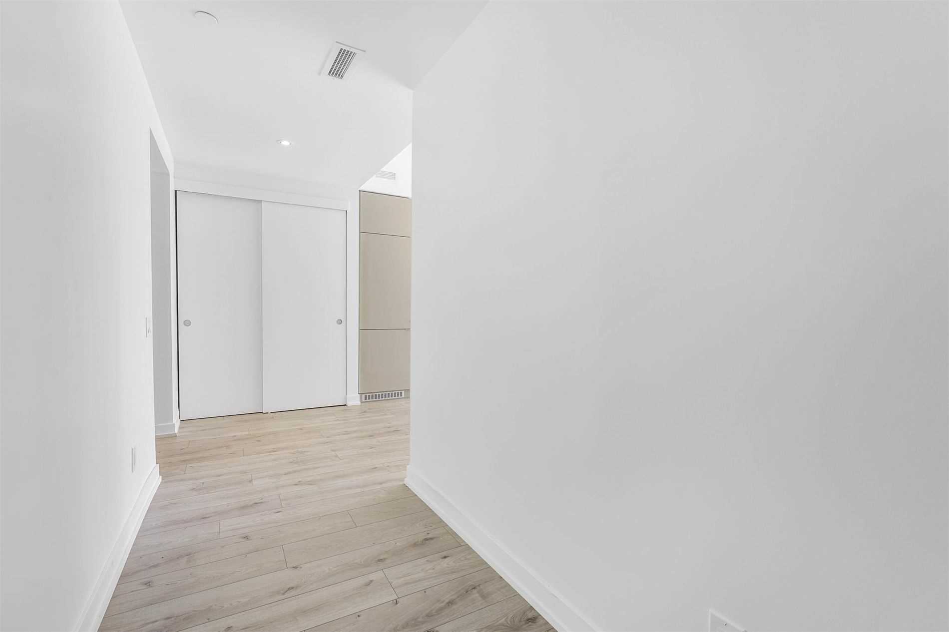 161 Roehampton Avenue, #515