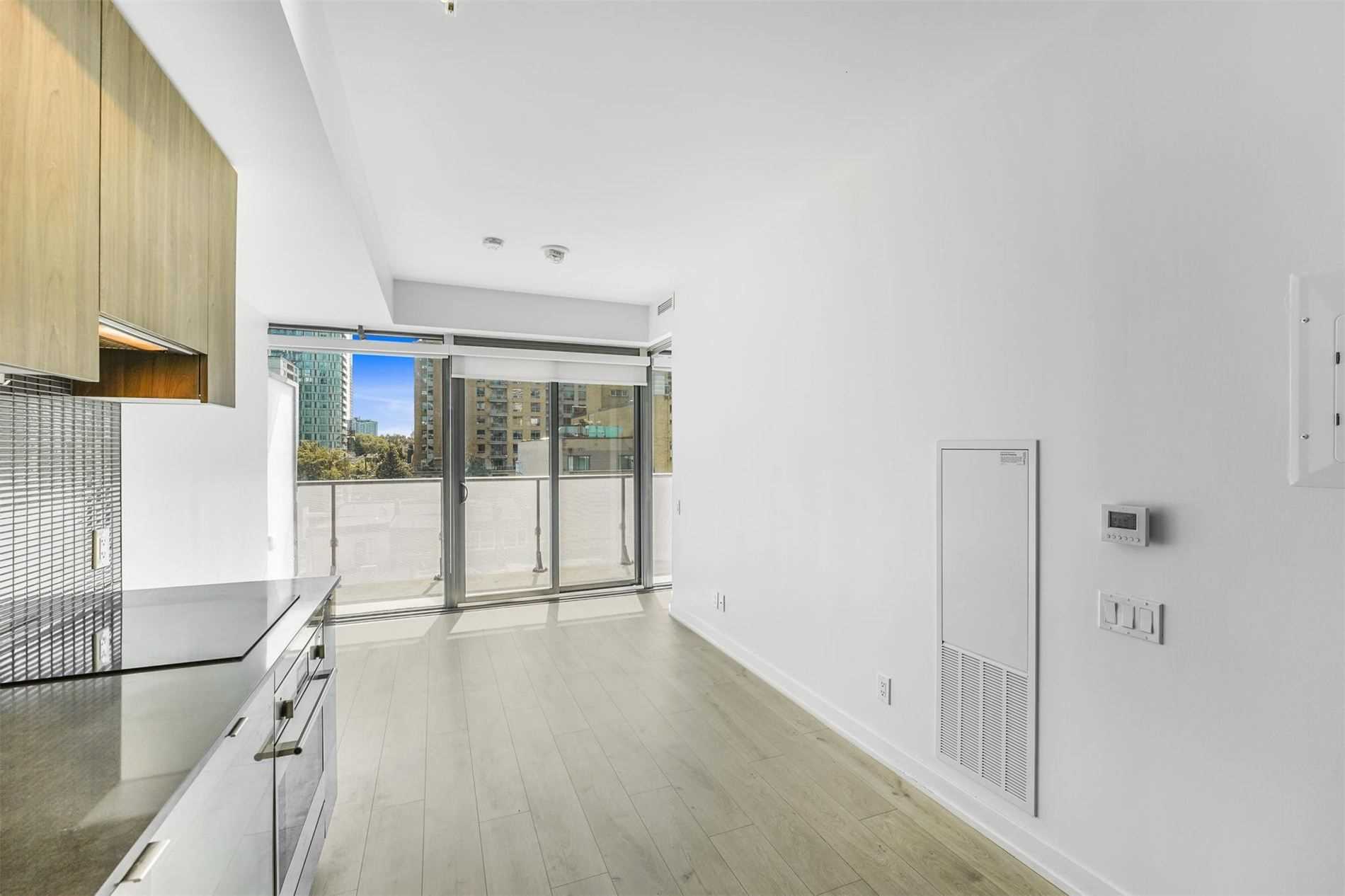 161 Roehampton Avenue, #515