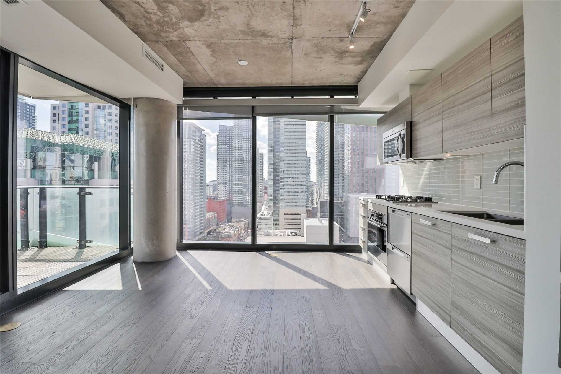 224 King St W, #1407