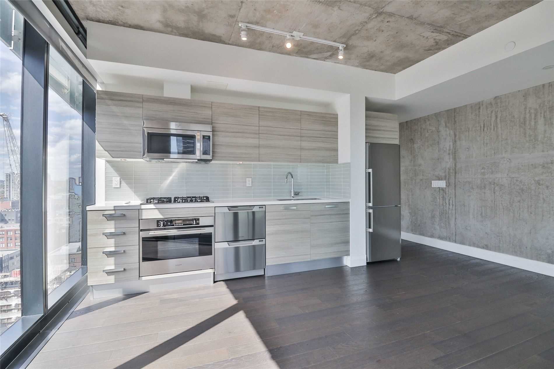224 King St W, #1407