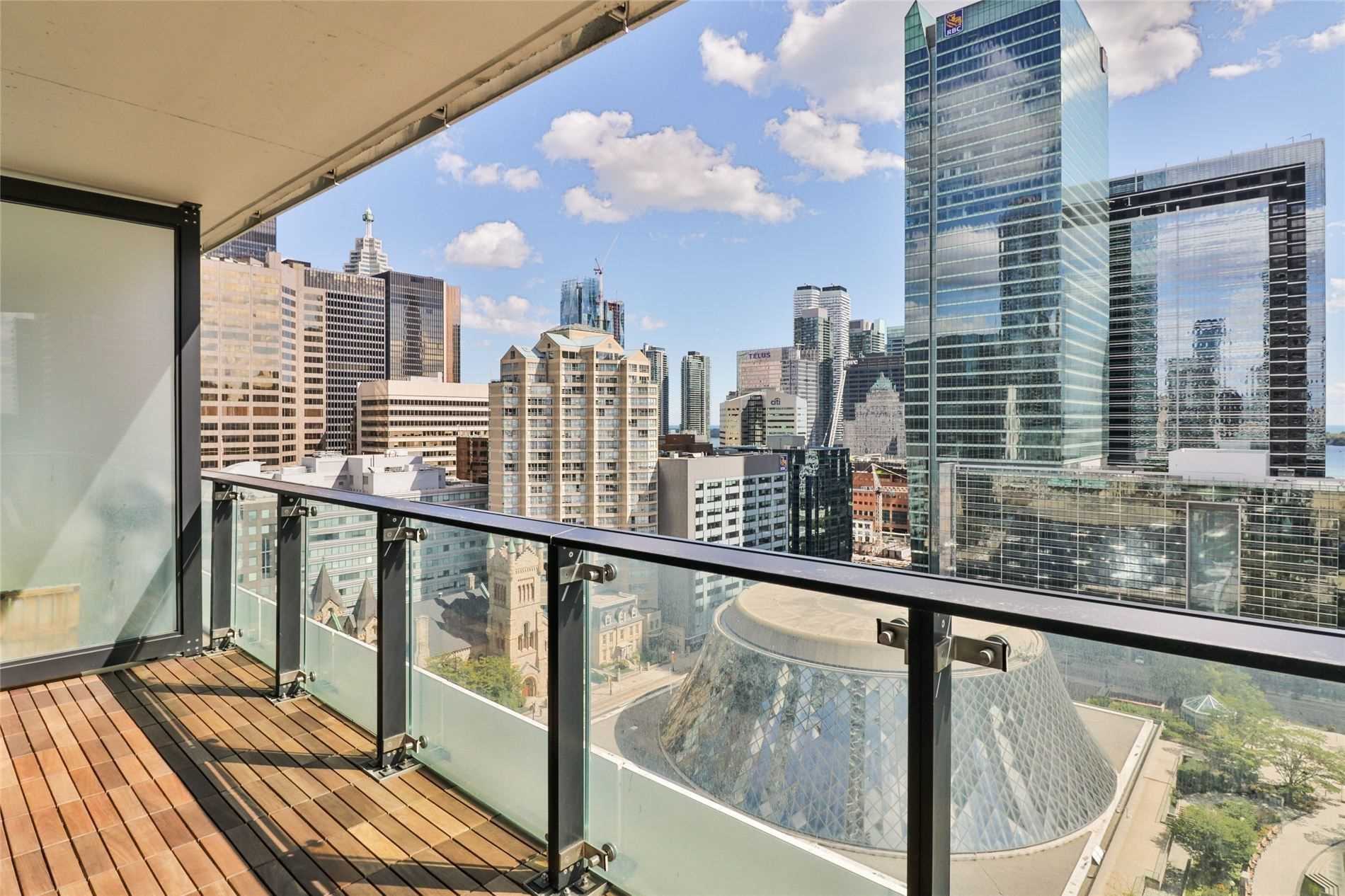 224 King St W, #1407
