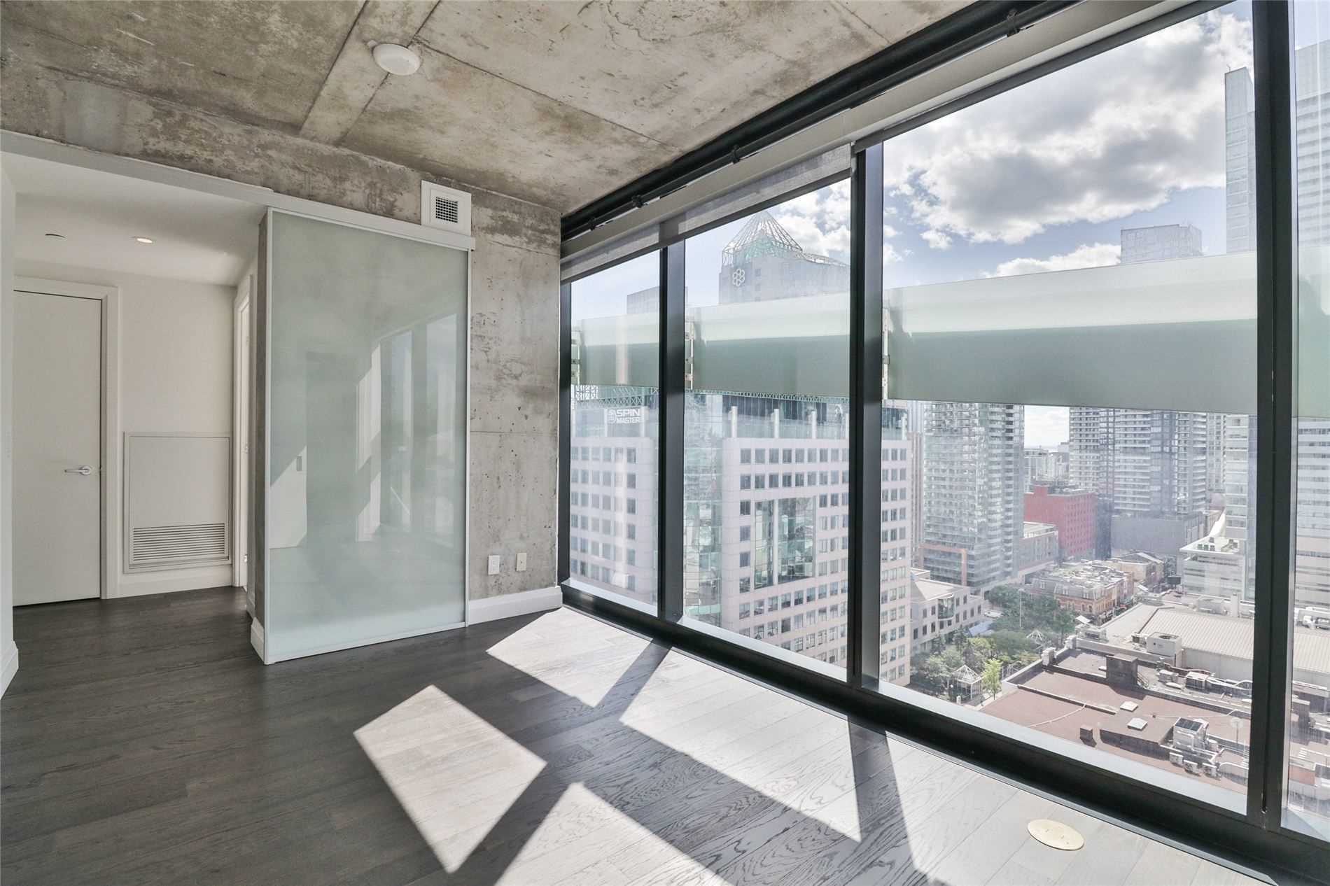 224 King St W, #1407