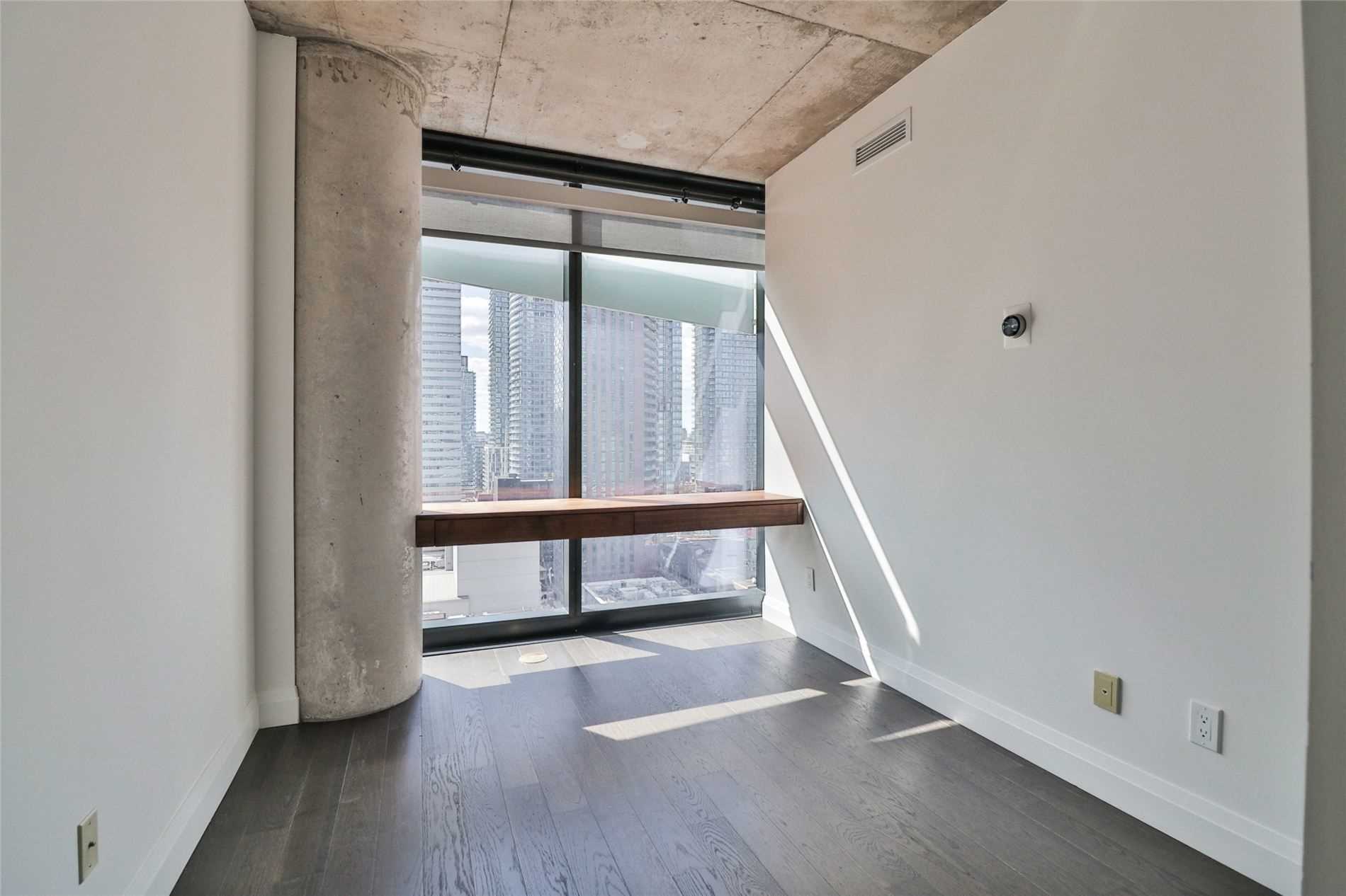 224 King St W, #1407
