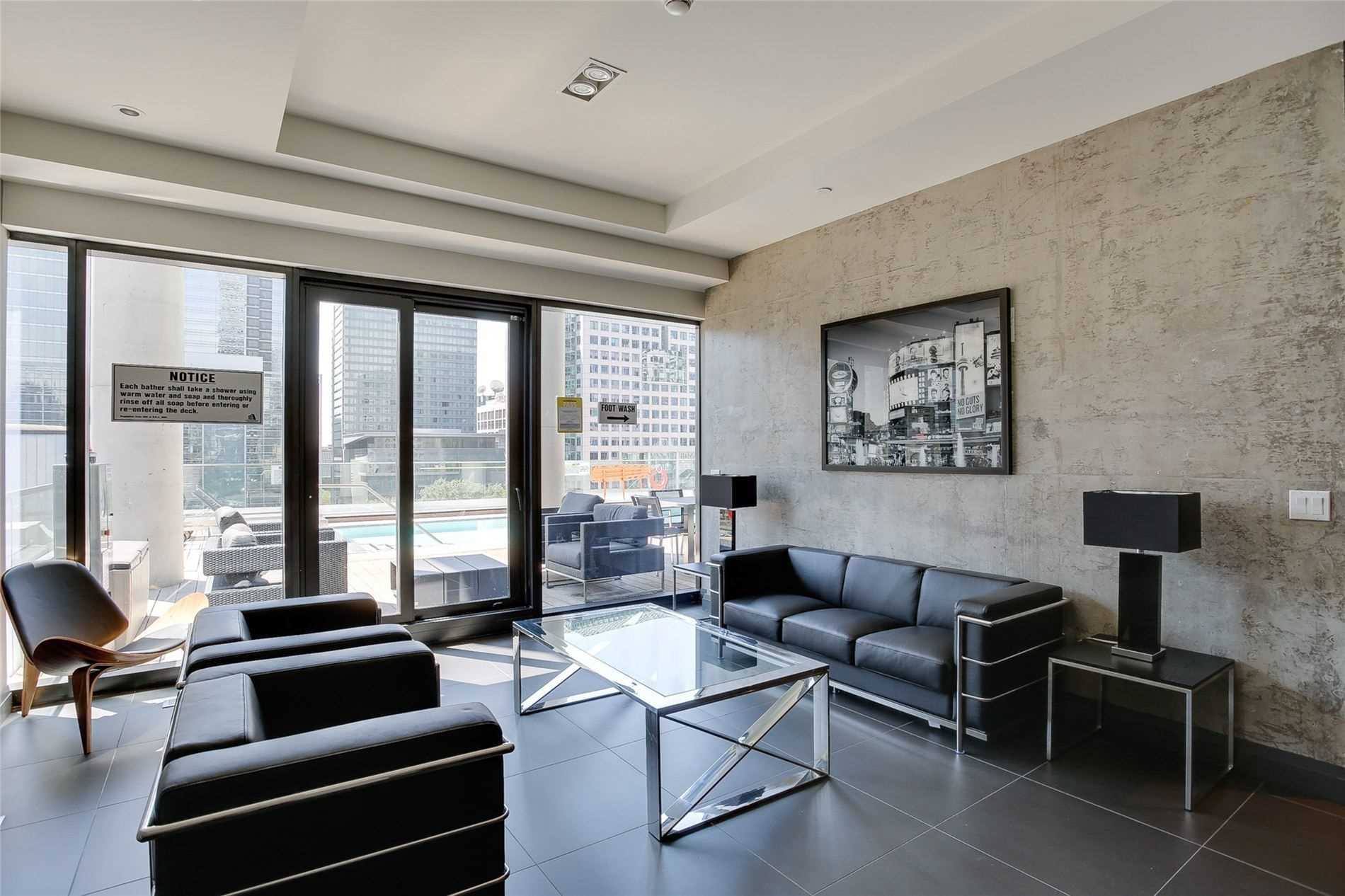 224 King St W, #1407