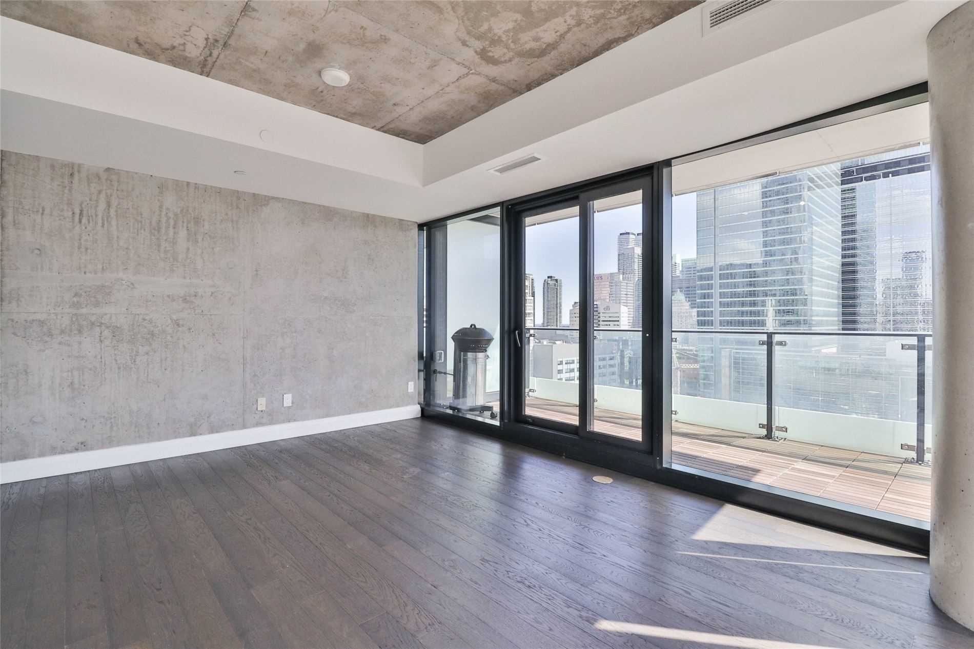 224 King St W, #1407