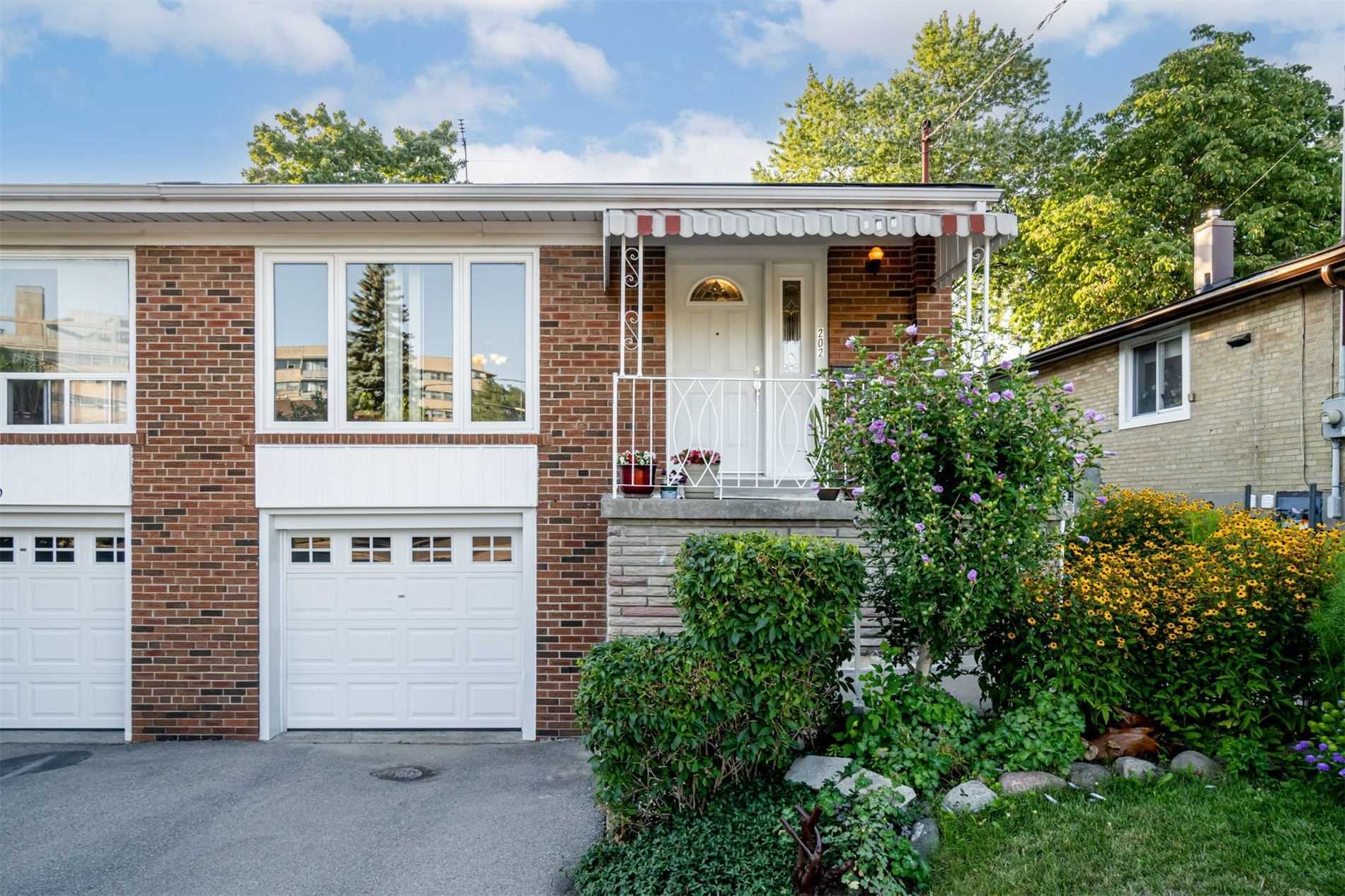 202 Lynedock Cres