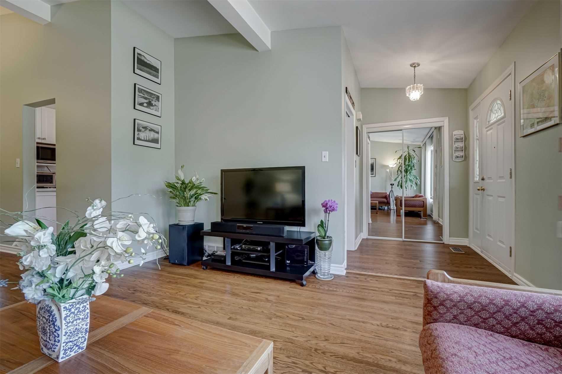 202 Lynedock Cres