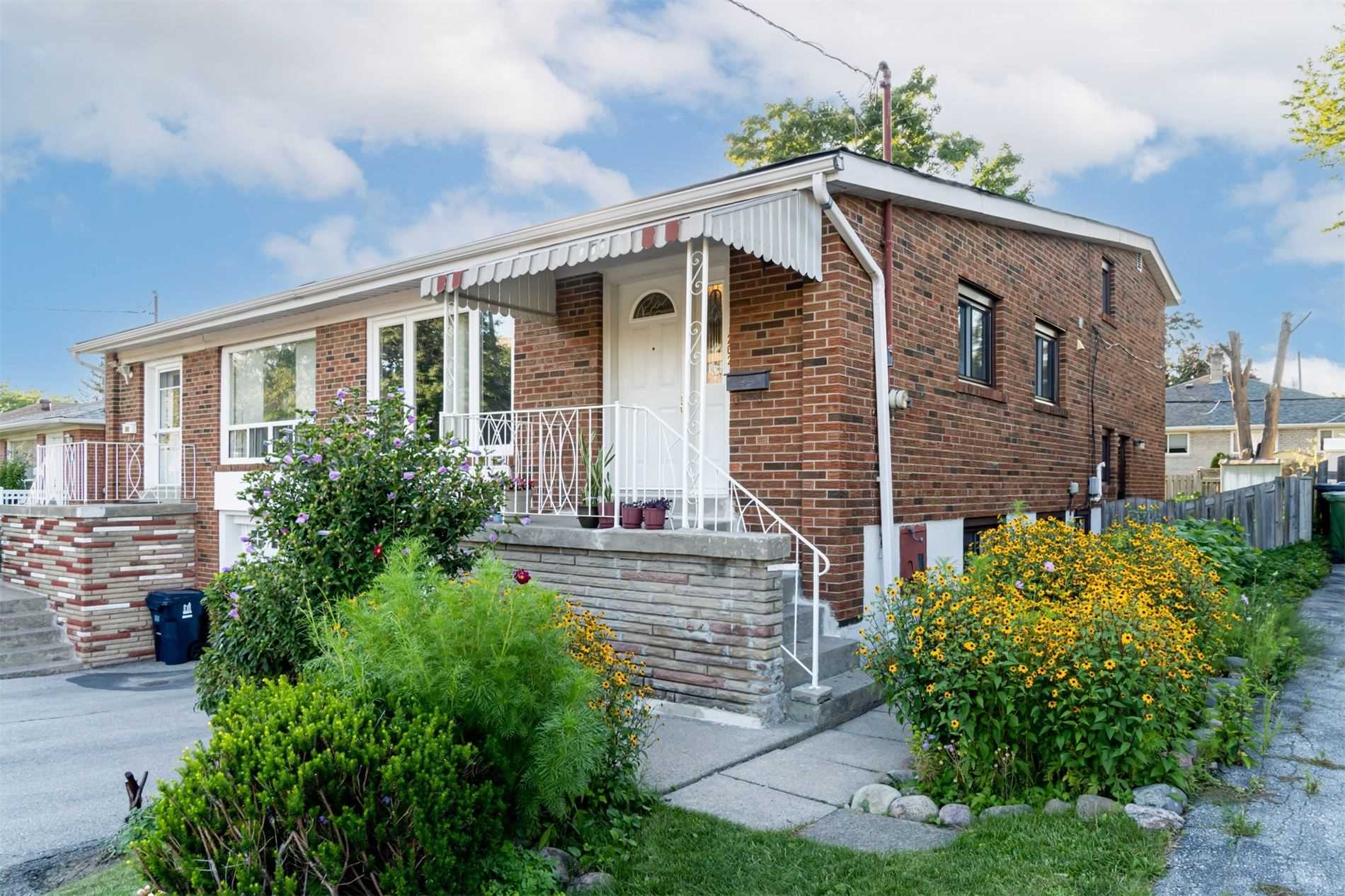 202 Lynedock Cres