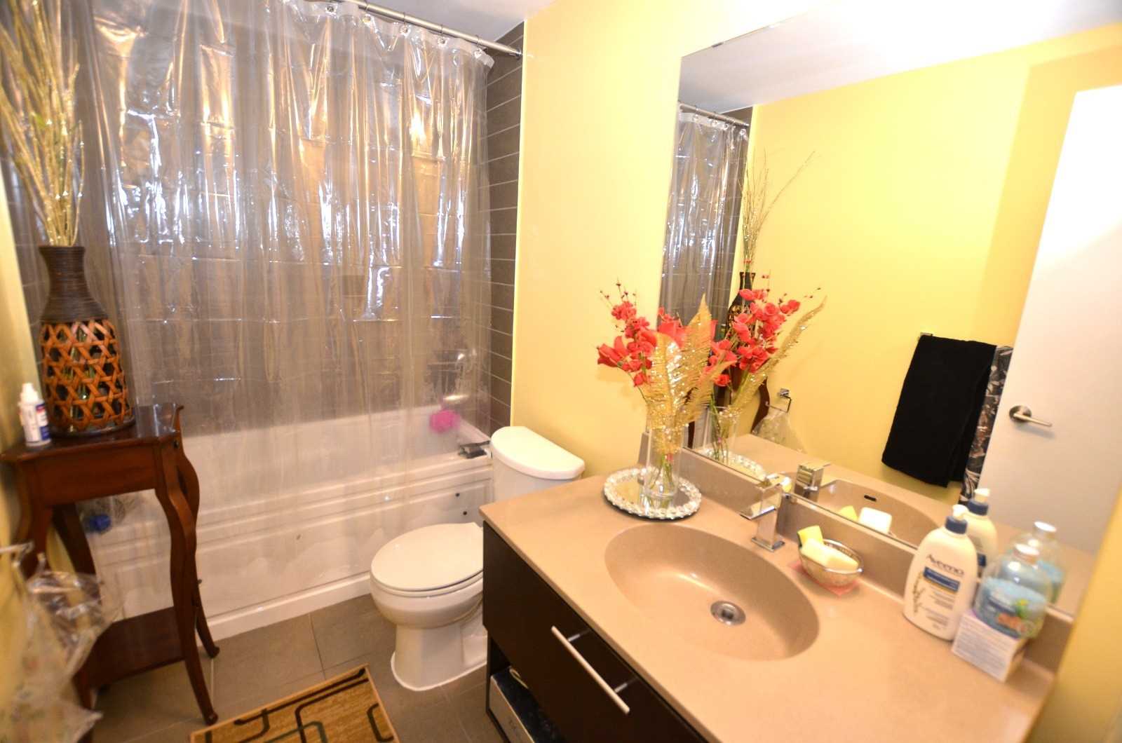 120 Dallimore Circ, #817