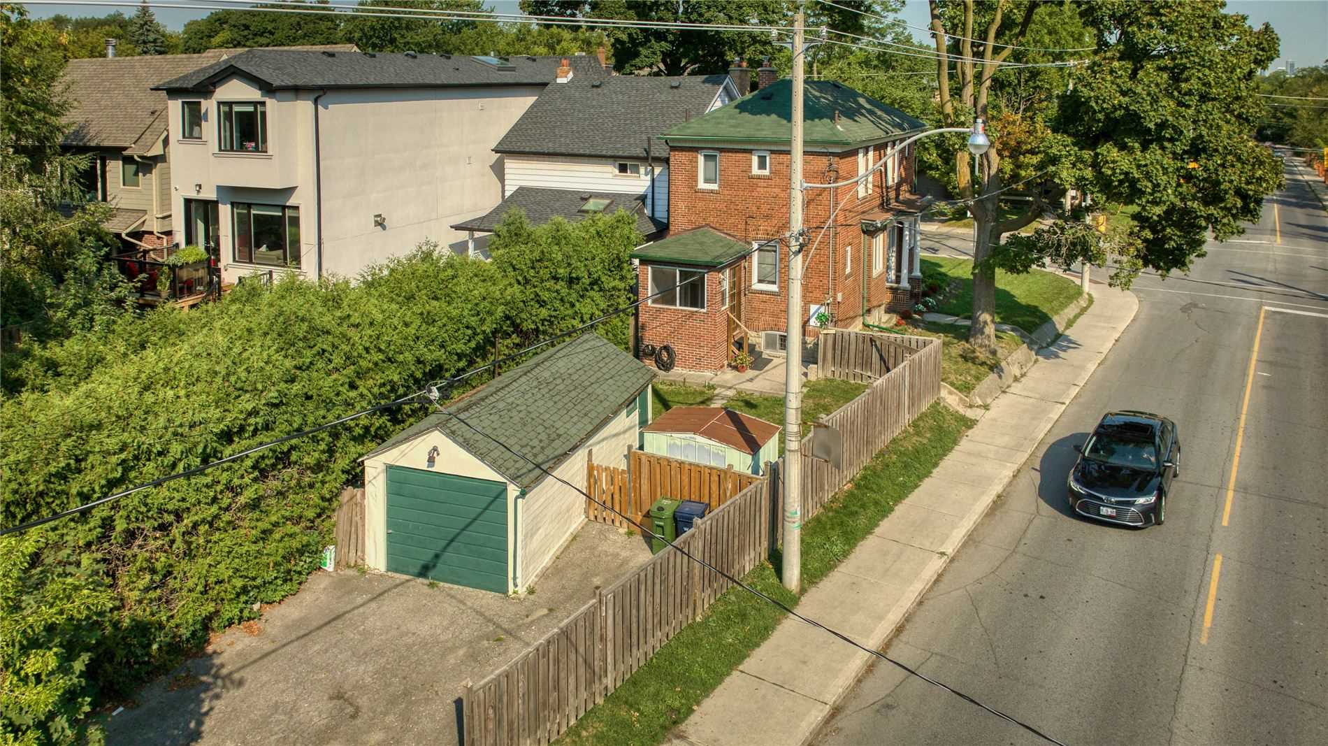 33 Castlefield Avenue