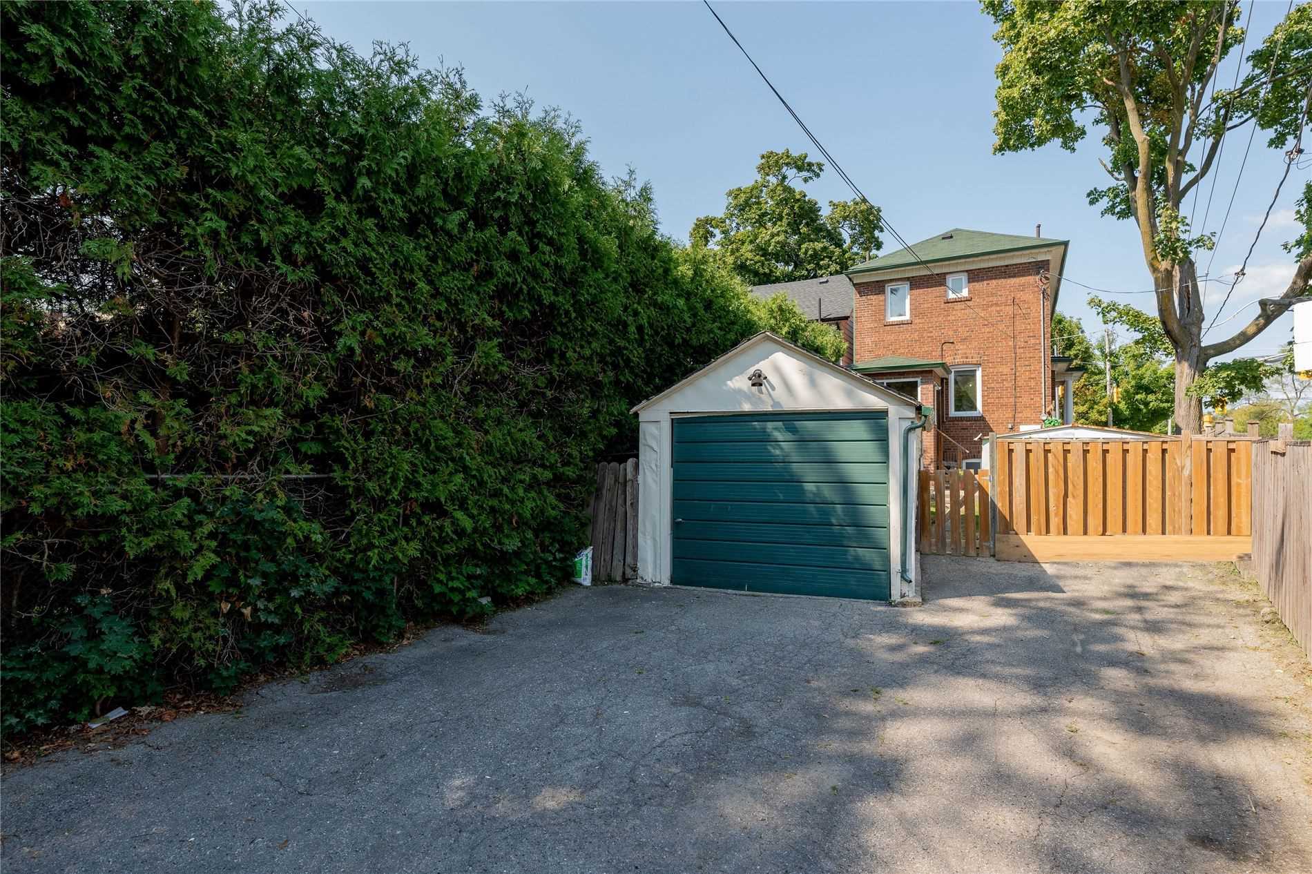 33 Castlefield Avenue