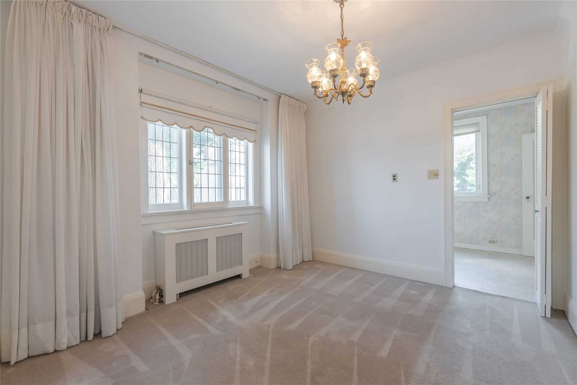 33 Castlefield Avenue