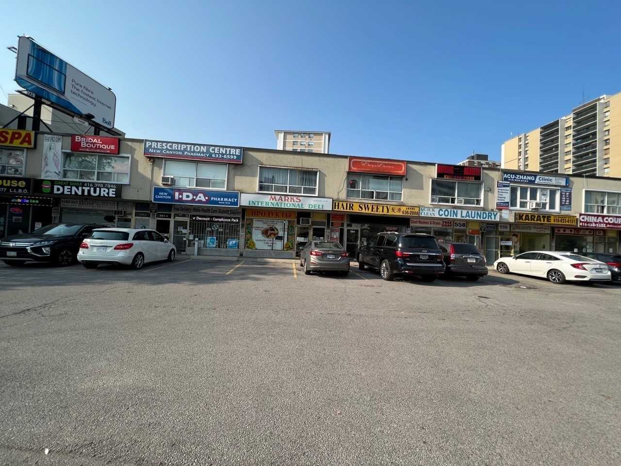 562 Sheppard Ave W