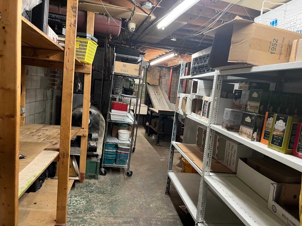 562 Sheppard Ave W