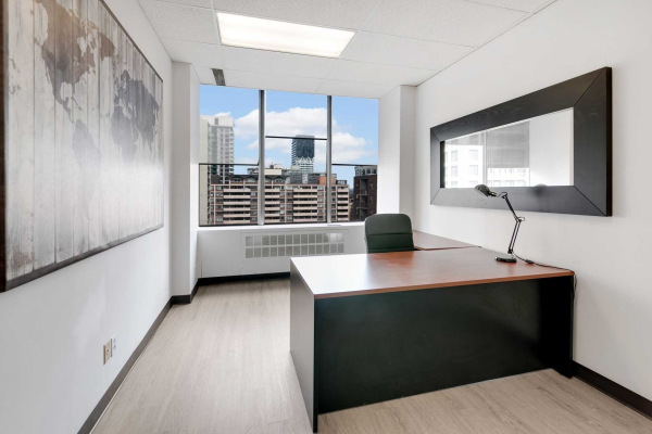 120 Eglinton Ave E, Toronto