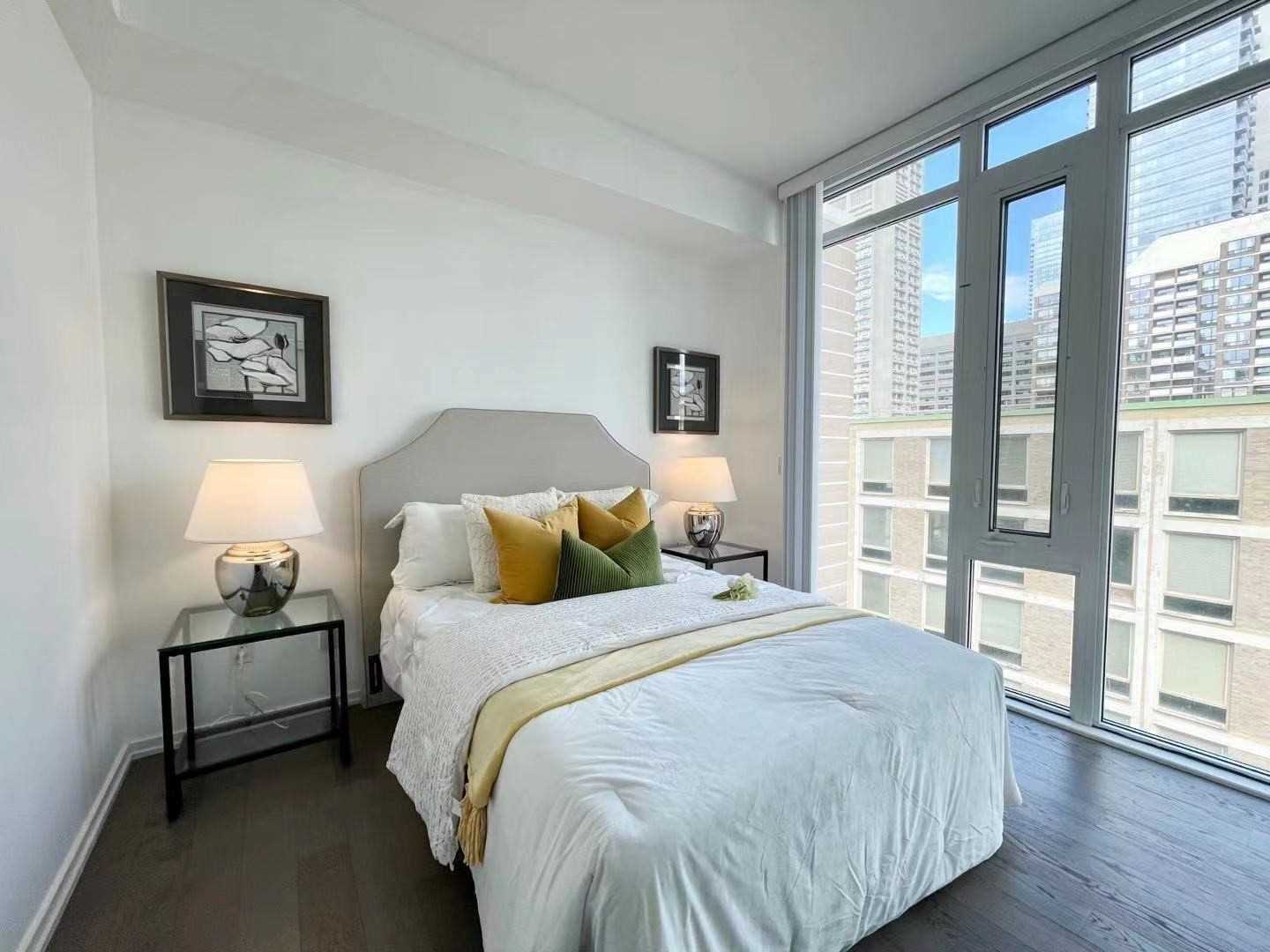 75 St Nicholas Street #908