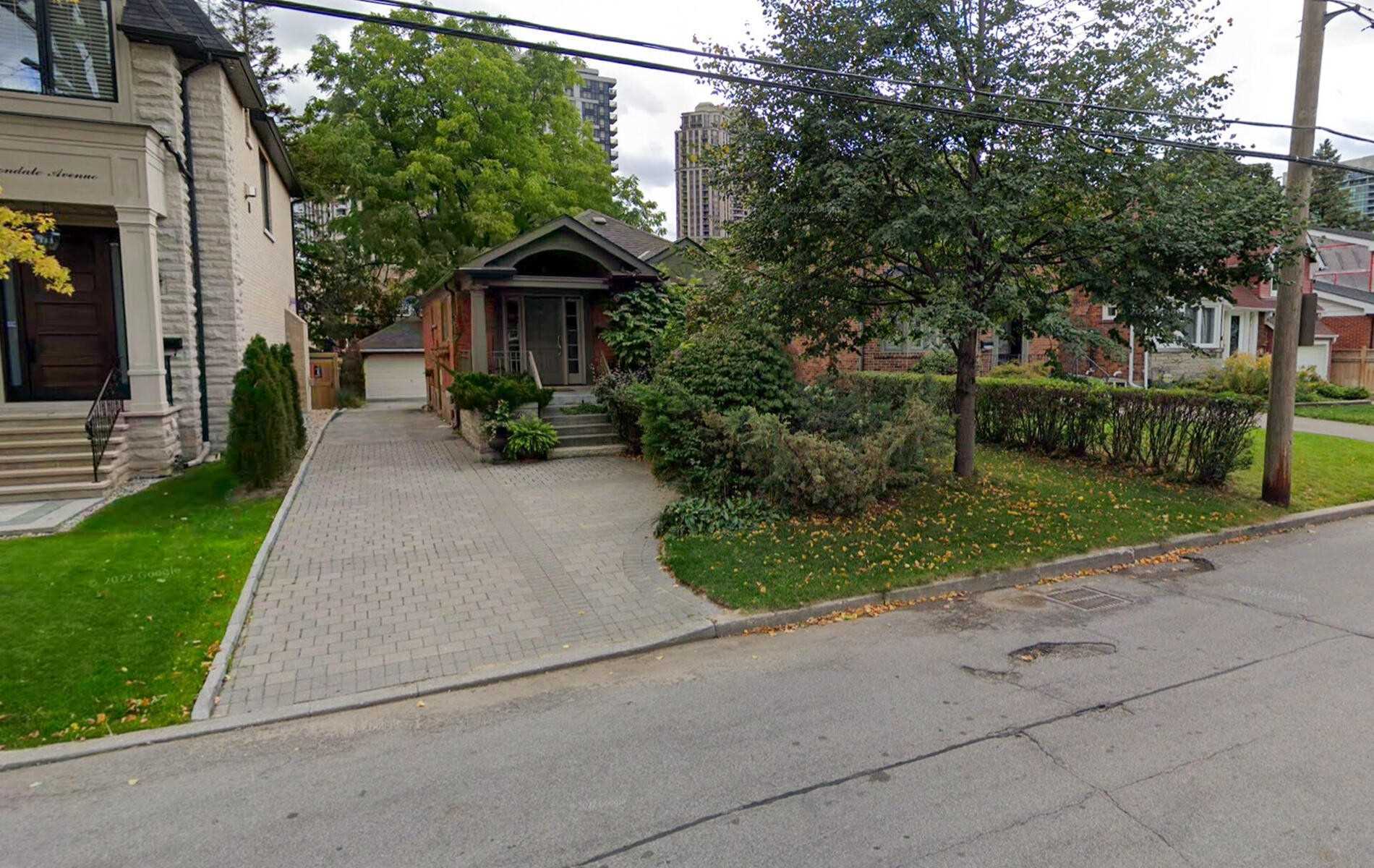 89 Avondale Ave, Toronto
