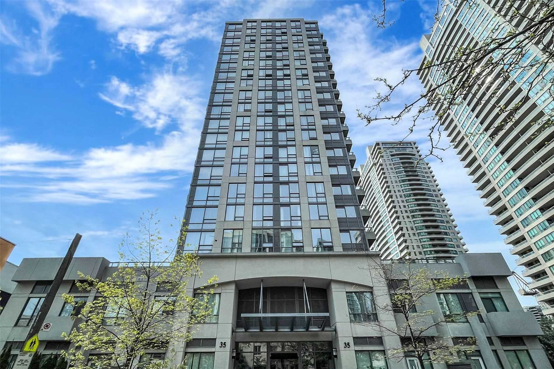 35 Hollywood Avenue, #822