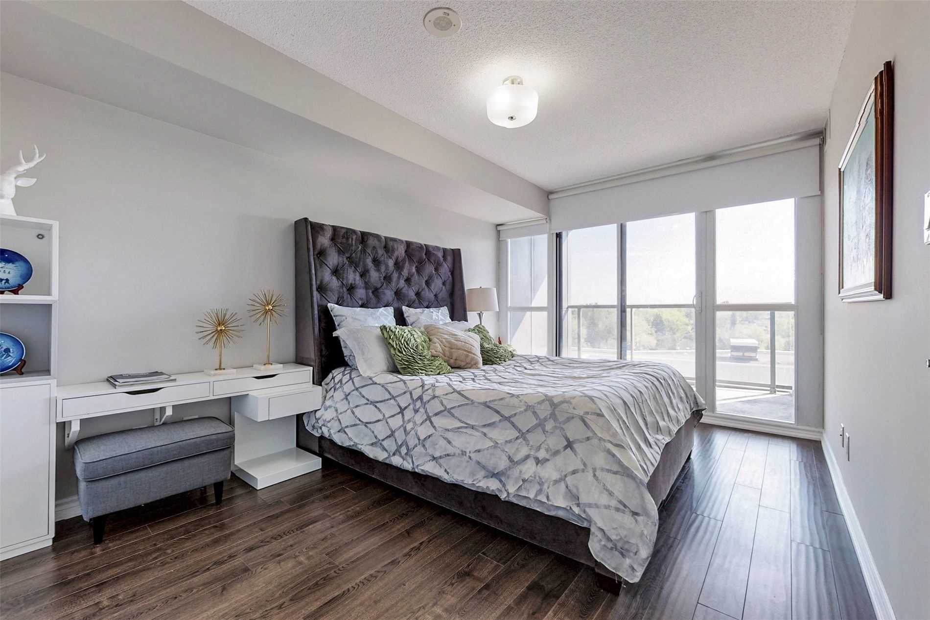 35 Hollywood Avenue, #822
