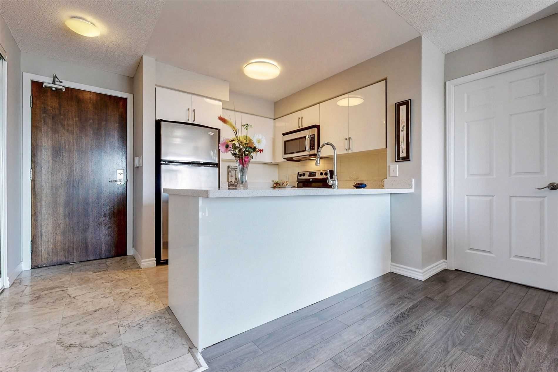35 Hollywood Avenue, #822