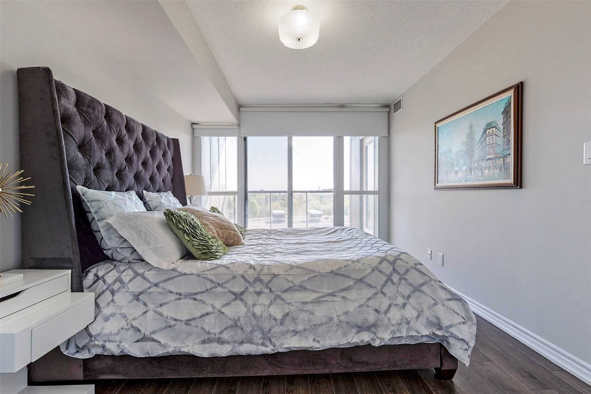 35 Hollywood Avenue, #822