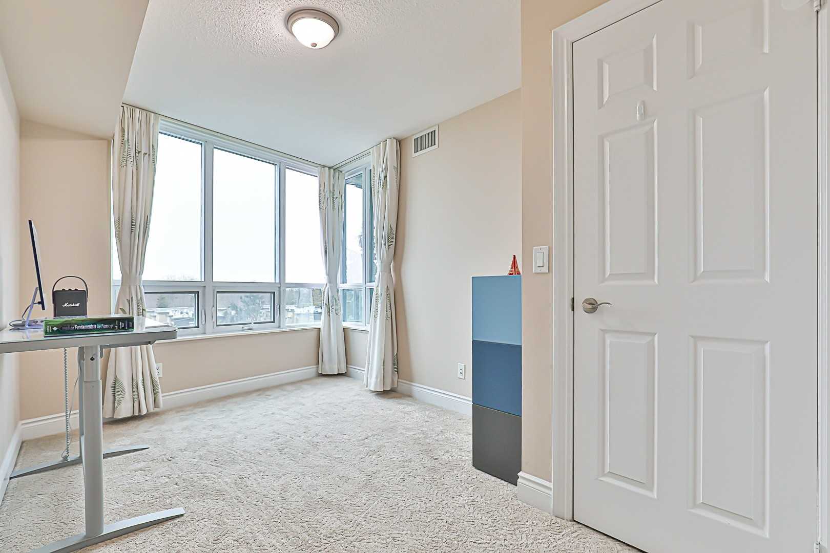 15 Greenview Avenue, #507