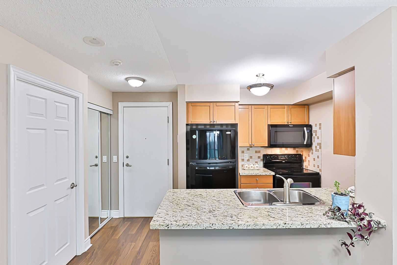 15 Greenview Avenue, #507