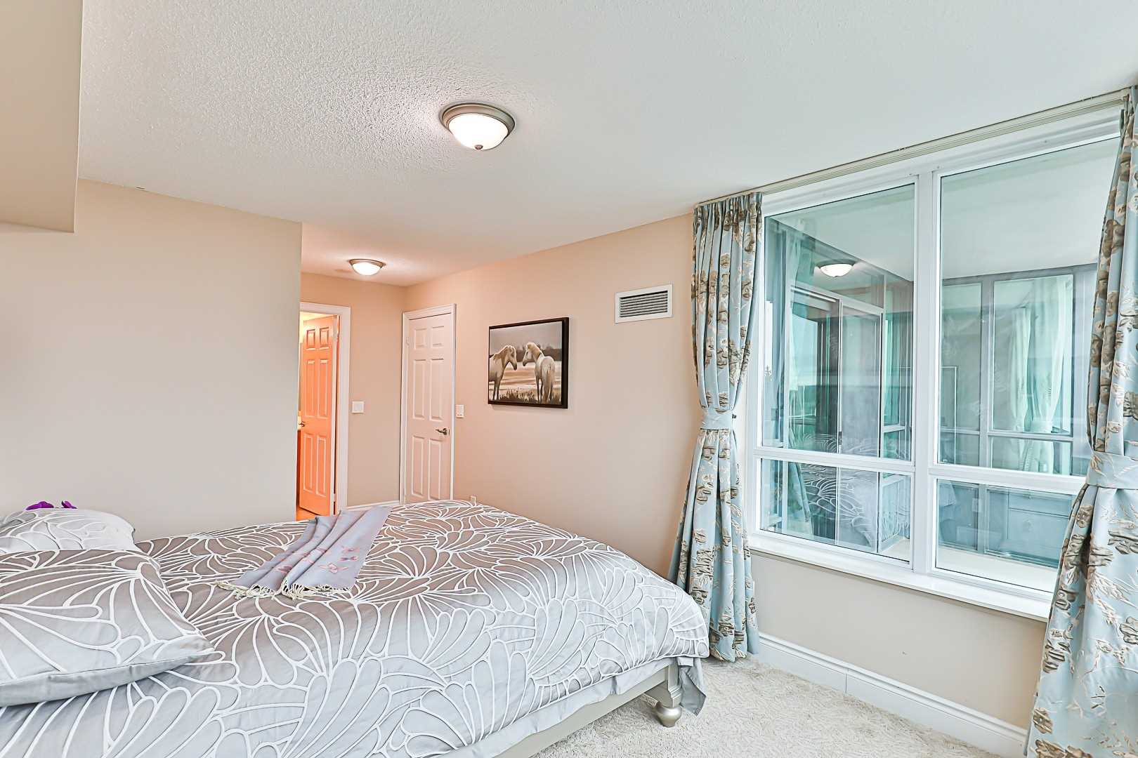 15 Greenview Avenue, #507