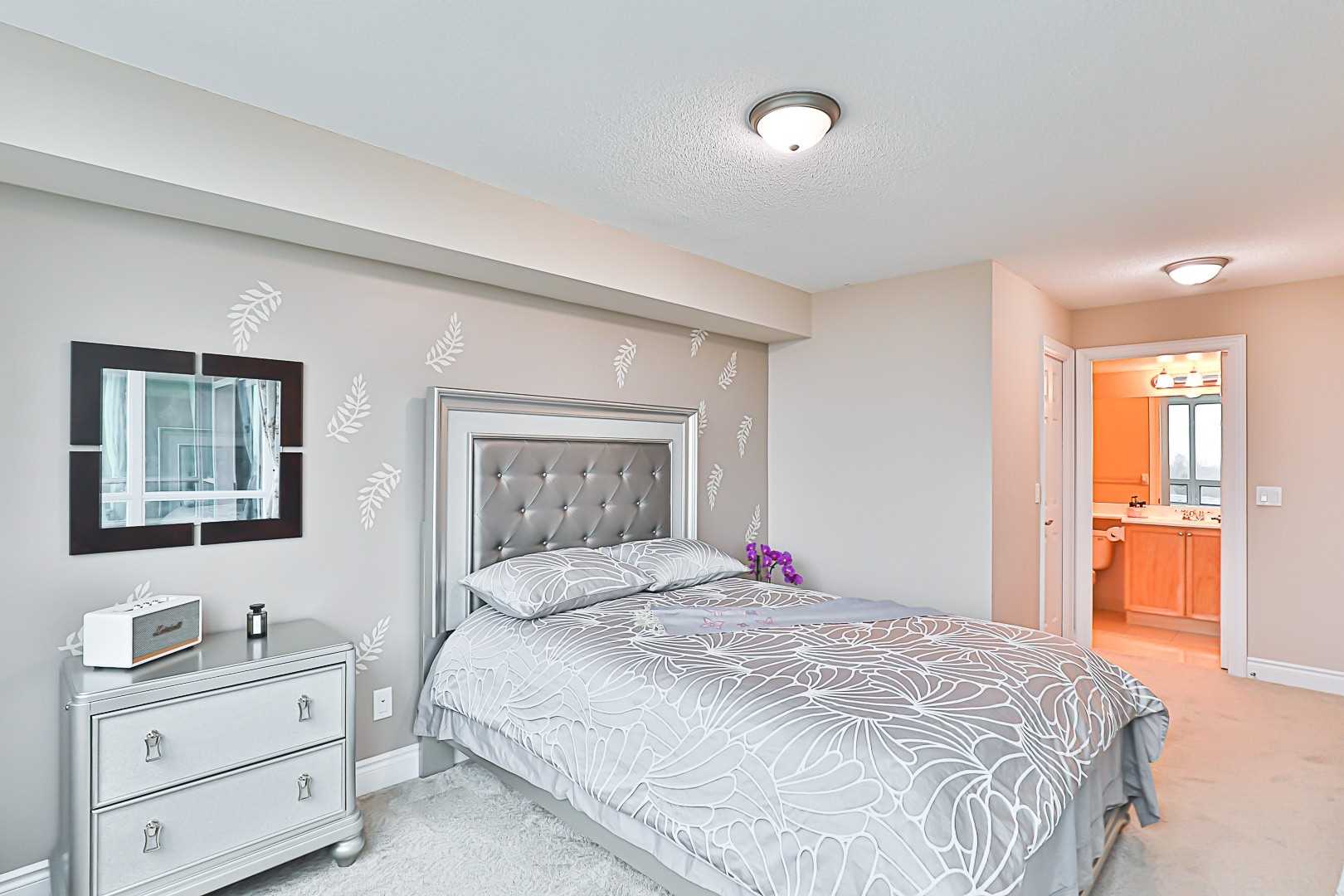 15 Greenview Avenue, #507